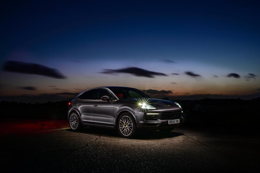  Porsche Cayenne E-Hybrid Coupe 2019 года  (UK) (фото 6 из 33)